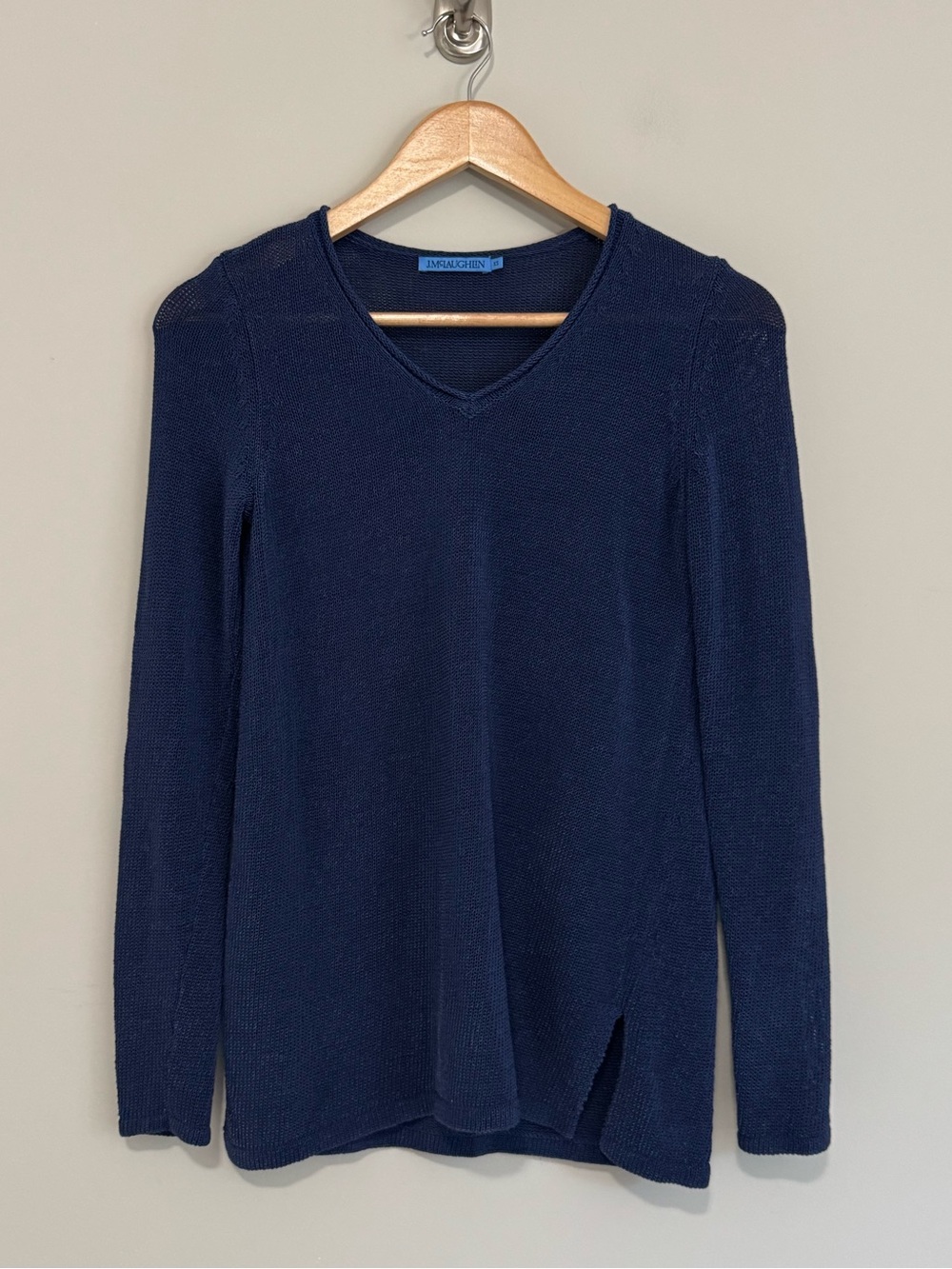 J McLaughlin Lightweight V-Neck Knit Pullover